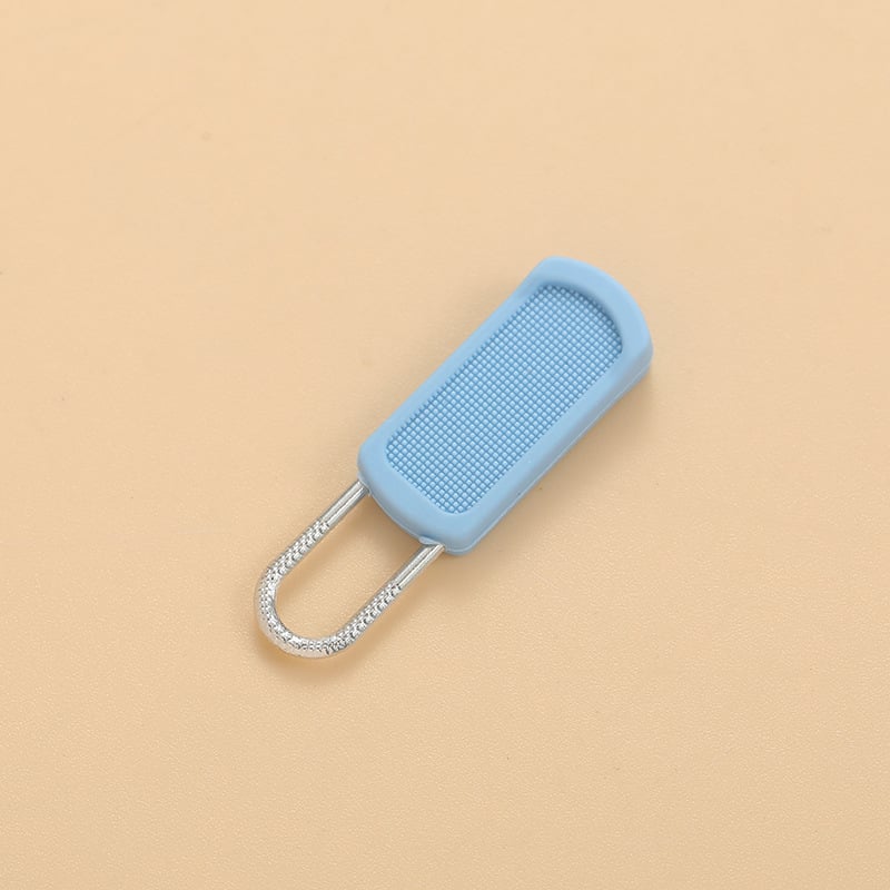 Removable rubber head with zipper