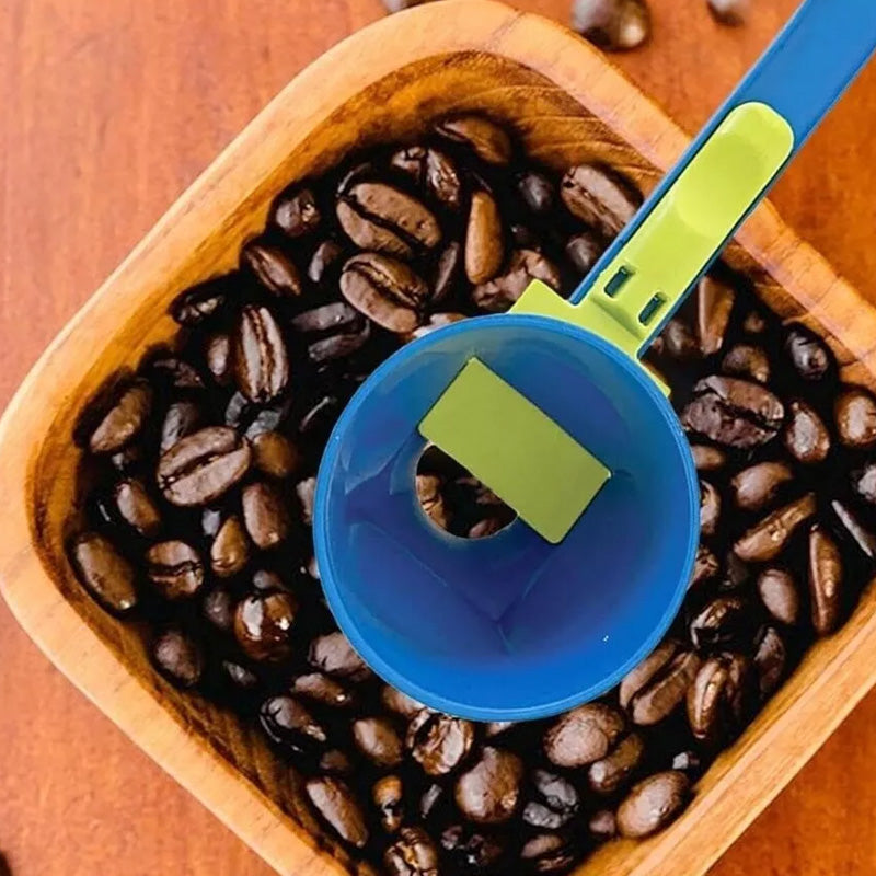 Powder leak proof spoon